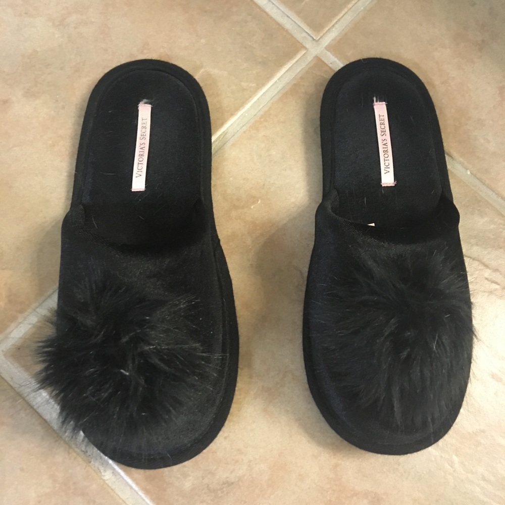 Victoria’s Secret black fuzzy pom pom house shoes